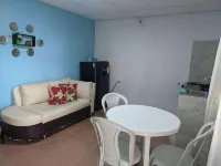 apt #5 comfortable and cozy in a strategic place