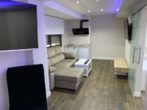 Deluxe Gold 利納雷斯酒店