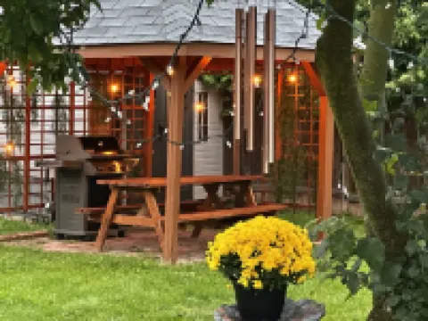 Four-seasons Serenity In The Heart of Oakville Close to Lake Ontario