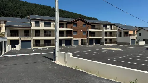 BRIGHT APARTMENT FORMIGUERES Hotels in Formigueres