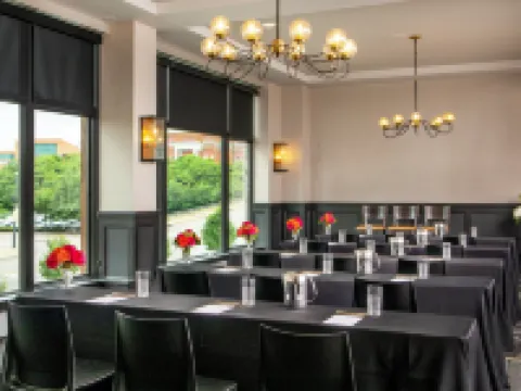 DoubleTree by Hilton Youngstown Downtown Hotels in Mahoning County