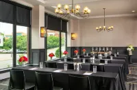 DoubleTree by Hilton Youngstown Downtown Hotel di Youngstown