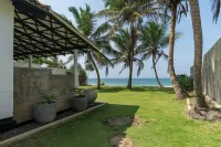 Paradisiac front beach villa