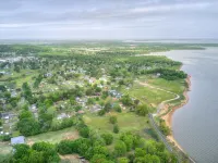 Unwind with your family at this cozy lakeside home! Hotels in Eufaula