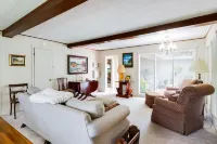 RETRO RETREAT - Perfect Get Away In Washington, La with WiFi, AC & MORE Hotels in St. Landry Parish