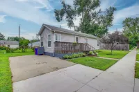 Home Near Kinnick, UI Health & Amish Country