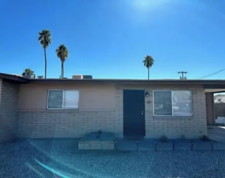 Cozy Modern Desert Escape