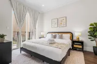 NEW! 3BR/2.5 Bath/15min-NYC /5min-PATH Train, Yard, Gameroom, Parking- SLEEPS 12