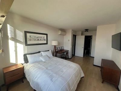 Chic 2-bedroom condo with WiFi, AC in lovely West Hollywood