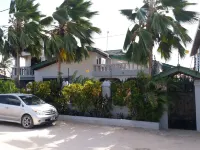 Wonderland Hotels near Blue Safari