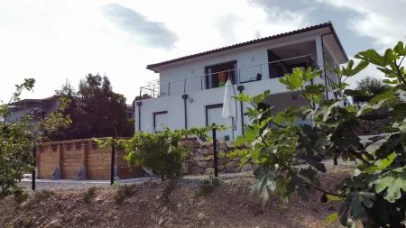 Villa set between the sea and the Massif de Bavella, magnificent view.