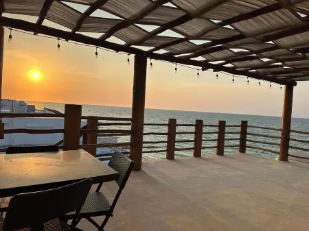 Beachfront Comfort at Casa Las Gaviotas, Chelem