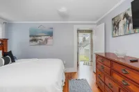 Dolly II Spacious 4-BR home in Wetumpka-Short walk to downtown & riverfront park Hotels in Wetumpka