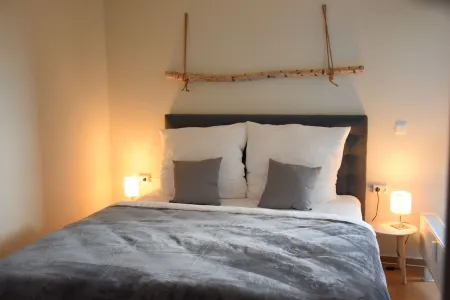 Charming Homes - Studio 25