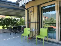 [I Laghi di Como] Apartment 7 People - LargeTerrace-3Rooms-2Bathrooms-1Kitchen Hotel a Erba