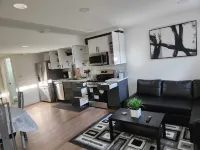 Cozy Super Luxury Legal Suite.20 minutes  to the airport.