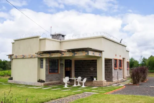 Quaint farmhouse with WiFi in charming Nyeri. family and pet friendly.