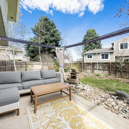 Relaxing Escape Near Denver - 5 Bedrooms!
