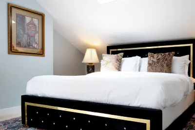 Luxury Fells Point Home w/Hot Tub for 6, Poker Room, & Parking 캠던역 주변 호텔