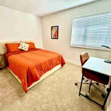 Charming 4-bedroom house with WiFi and AC in amazing Las Vegas Rooms