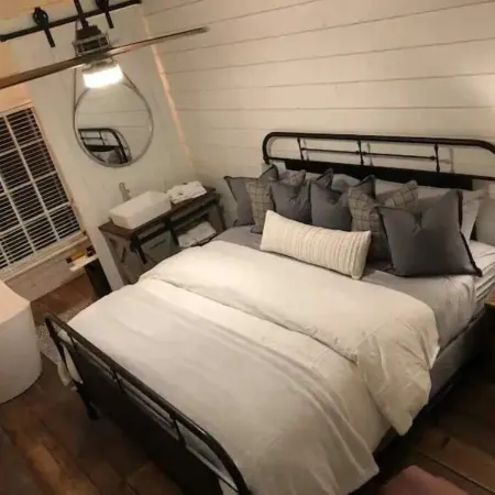 LINVILLE MOUNTAIN BARN LOFT on WEDDING VENUE, Hot Tub, FARM,close to attractions