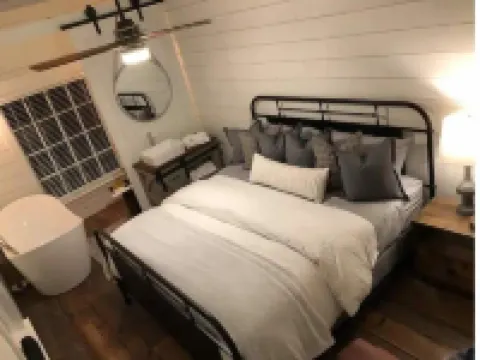 LINVILLE MOUNTAIN BARN LOFT on WEDDING VENUE, Hot Tub, FARM,close to attractions