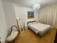 Three-story air-conditioned villa with private garden and parking space Hotels in Guidonia Montecelio