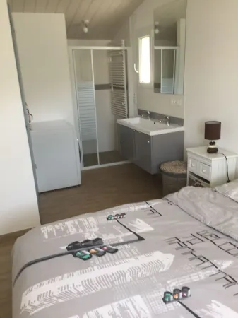 single-storey house with ocean view 80 m from the beach Отели рядом с достопримечательностью «Camping Signol»