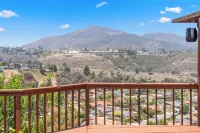 Casa sunset Modern  2BR/1BA in Fletcher Hills with beautiful sunset views, pool