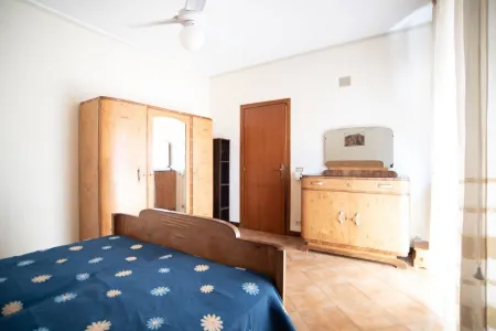 Castellana in the Center - 4 steps from the center! Large and clear apartment.