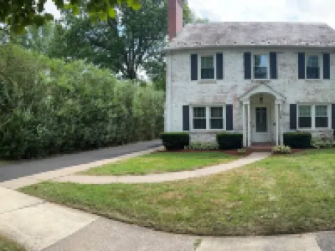 Walk anywhere on campus! 3BR home in College Heights. Hotels in State College