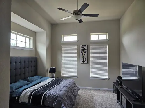 Cozy house in a peaceful neighborhood, suitable for work and relaxation. Hotels in Sienna Plantation