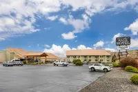 Columbia River Hotel and Conference Center, an Ascend Collection Hotel - parking