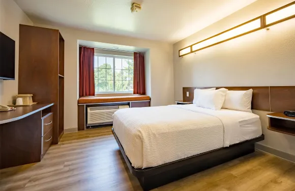 夏延麥客達套房酒店