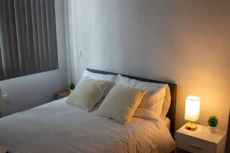 Luxury 1BR Flat Near Heathrow Airport