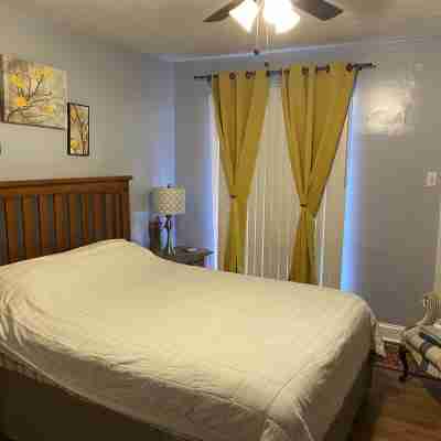 Quick getaway to Beale & downtown Rooms