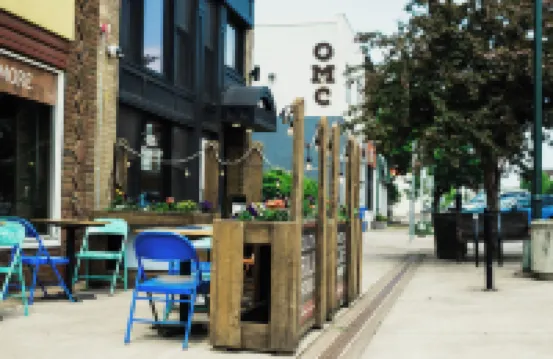 德盧斯新聞大樓