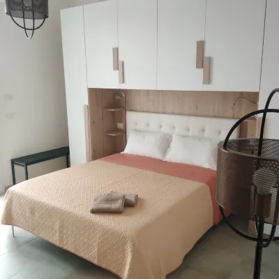 Apartment, with air conditioning, WiFi, verandas and parking. Ta Liesse Church 주변 호텔