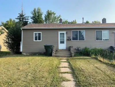 Main St., Sturgis Rally Rental!! Enough Said!! Days End Campground, Cabins and RV Park附近的飯店