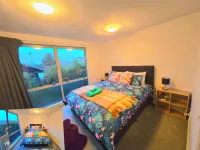 Cosy 2BR Wanaka Apartment – Roy’s Peak View, 10 minutes to Lakefront