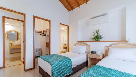 Portal del Rodeo ApartaHotel Отели в г. Медельин