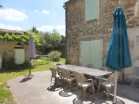 Vacances A LA Ferme Pour 6 à 9 Personnes Hotels in Valreas