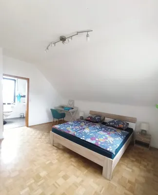 Cozy vacation apartment with large roof terrace in an upscale residential area.