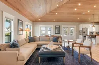 SunSalt Cottage~5 min to Beach, Shops & Restaurants~PrivatePool