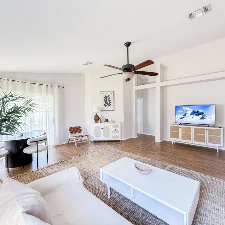 Cactus Bonito, Pool, 3 Bed, 2 Bath w/AC & Near Stadium