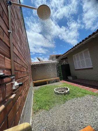 Fully renovated guest house with private access - just 3 blocks from the BEACH Отели в г. Торрес