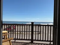 Quiet, spacious renovated 2 bd, 2 bath condo with stunning ocean views