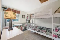 Fall in the Laurel Highlands.  Family sized townhouse, close to local fun.