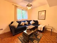 Cozy One Bedroom Basement Apt with Free Parking