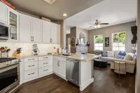 Charming 3-bedroom furnished, home with WiFi, AC in Spanish Hills Camarillo